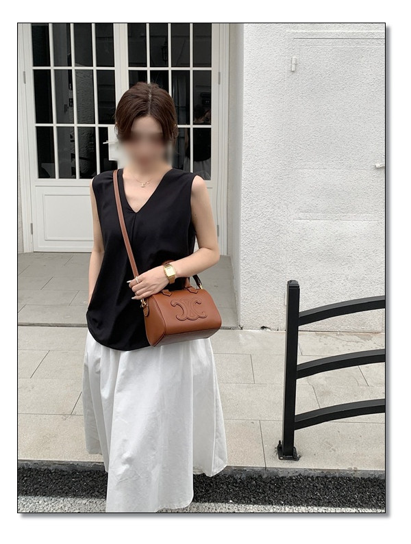 눈여겨 보던 bag을 선물받았을때 기분을 더 업시켜주는 셀린느 보스턴백 내 취향저격!